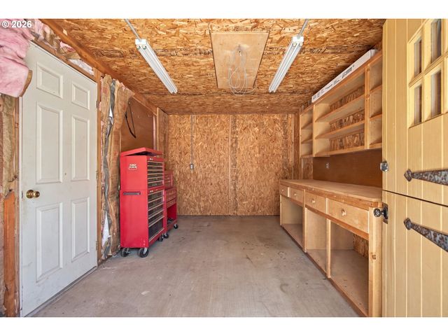 5675 CHILDS Rd, Lake Oswego, OR 97035