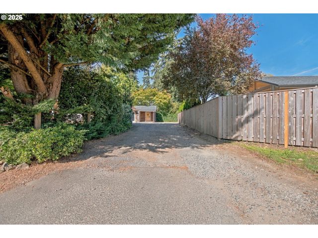 5675 CHILDS Rd, Lake Oswego, OR 97035