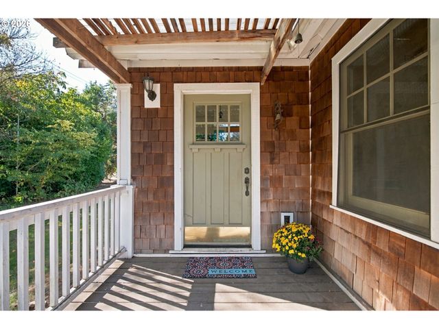 5675 CHILDS Rd, Lake Oswego, OR 97035