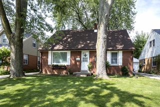 541 N 104th STREET, Wauwatosa, WI 53226