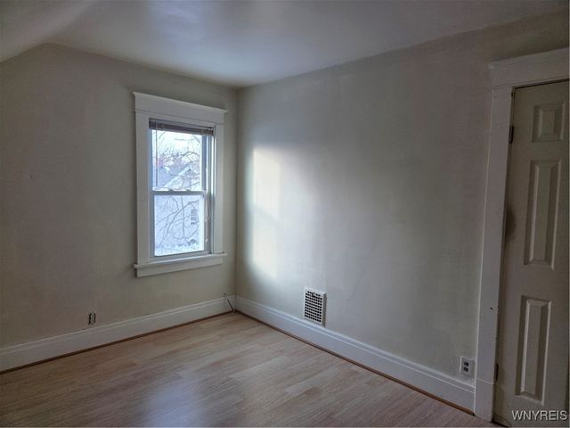 212 Newburgh Avenue UPPER, Buffalo, NY 14215