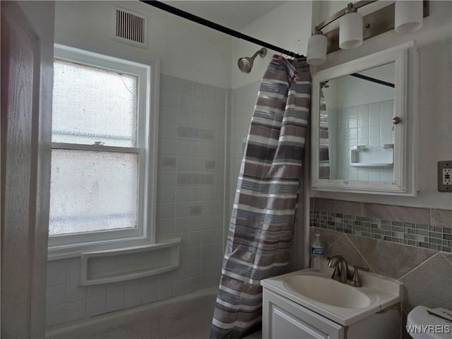 212 Newburgh Avenue UPPER, Buffalo, NY 14215