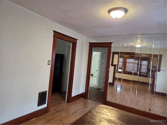 212 Newburgh Avenue UPPER, Buffalo, NY 14215