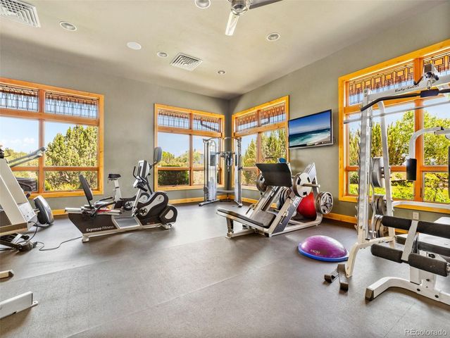 183 E Greenway Avenue, Pueblo, CO 81007