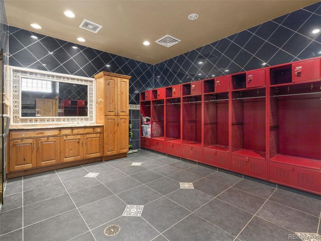 183 E Greenway Avenue, Pueblo, CO 81007