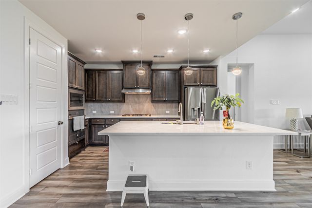 5028 Sandbrock Parkway, Aubrey, TX 76227