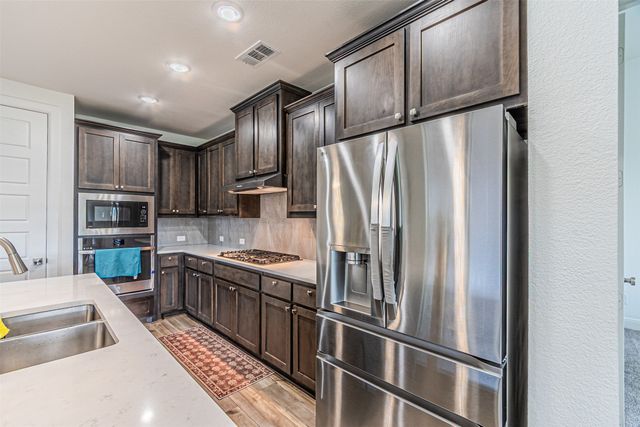 5028 Sandbrock Parkway, Aubrey, TX 76227