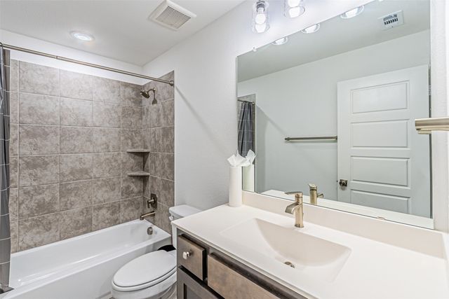 5028 Sandbrock Parkway, Aubrey, TX 76227