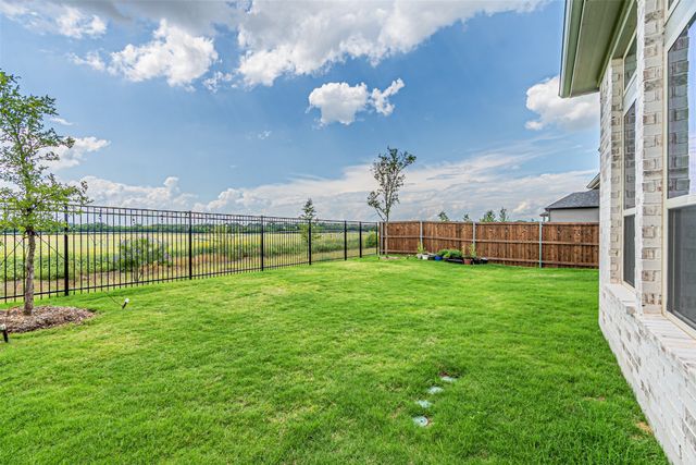 5028 Sandbrock Parkway, Aubrey, TX 76227
