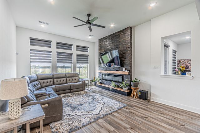 5028 Sandbrock Parkway, Aubrey, TX 76227