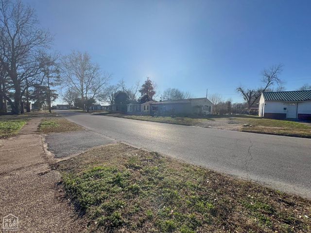 153 S Parkview Drive S, Trumann, AR 72472