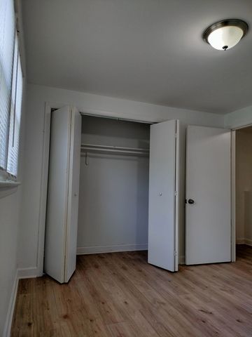 7910 S Muskegon Avenue 1, Chicago, IL 60617
