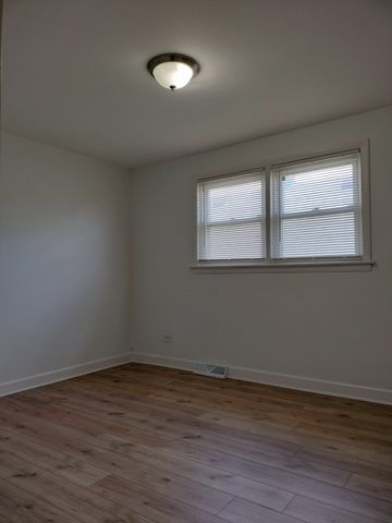 7910 S Muskegon Avenue 1, Chicago, IL 60617