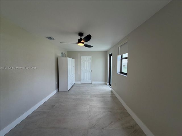 7330 SW 11th St efficiency, Miami, FL 33144