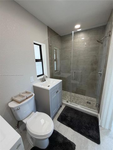 7330 SW 11th St efficiency, Miami, FL 33144