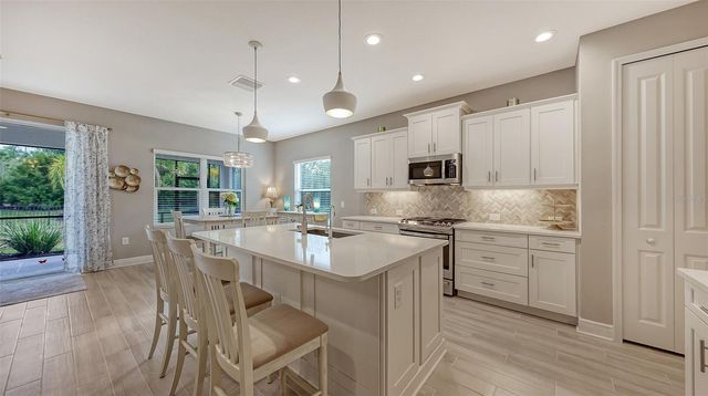 10193 CANAVERAL CIRCLE, Sarasota, FL 34241