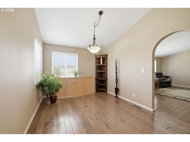 3220 CRESCENT Ave 33, Eugene, OR 97408