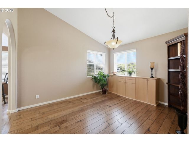 3220 CRESCENT Ave 33, Eugene, OR 97408