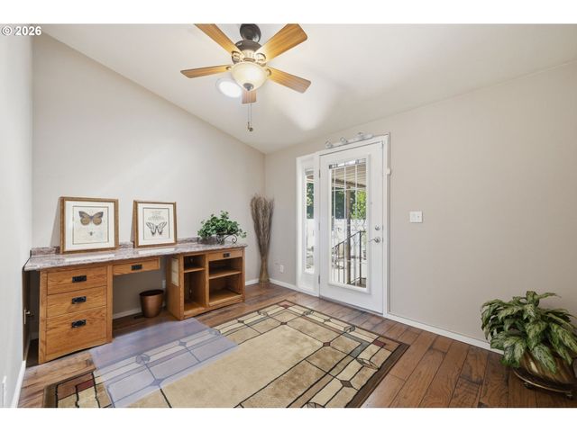 3220 CRESCENT Ave 33, Eugene, OR 97408