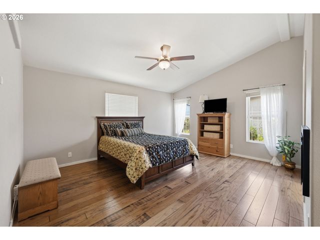3220 CRESCENT Ave 33, Eugene, OR 97408