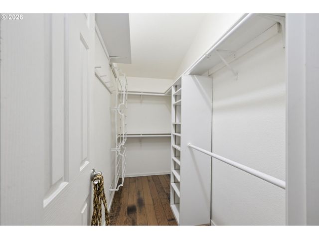 3220 CRESCENT Ave 33, Eugene, OR 97408