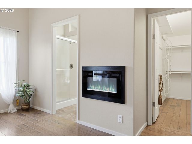 3220 CRESCENT Ave 33, Eugene, OR 97408