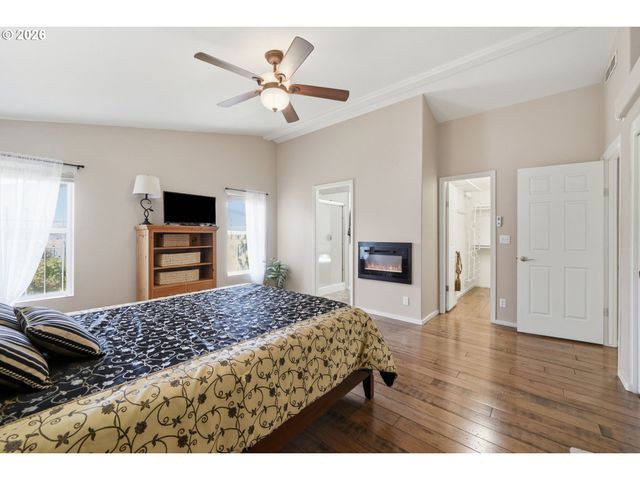 3220 CRESCENT Ave 33, Eugene, OR 97408