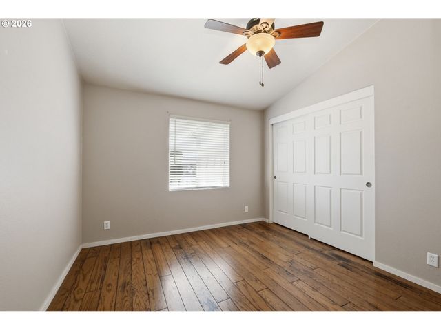 3220 CRESCENT Ave 33, Eugene, OR 97408