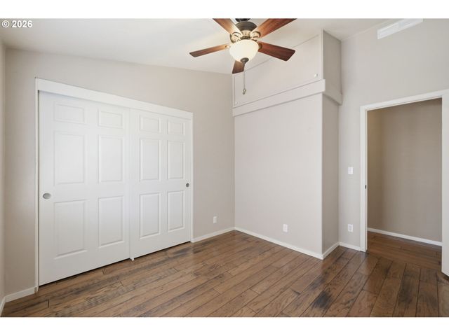 3220 CRESCENT Ave 33, Eugene, OR 97408