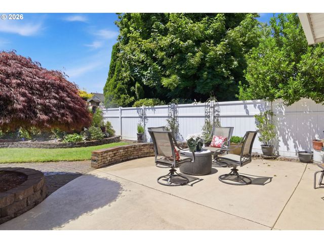 3220 CRESCENT Ave 33, Eugene, OR 97408
