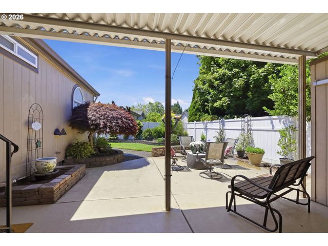 3220 CRESCENT Ave 33, Eugene, OR 97408