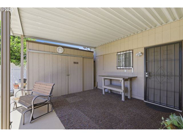 3220 CRESCENT Ave 33, Eugene, OR 97408
