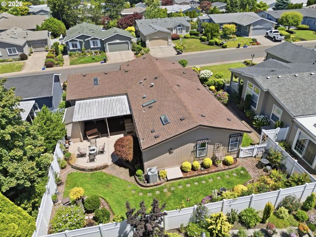 3220 CRESCENT Ave 33, Eugene, OR 97408