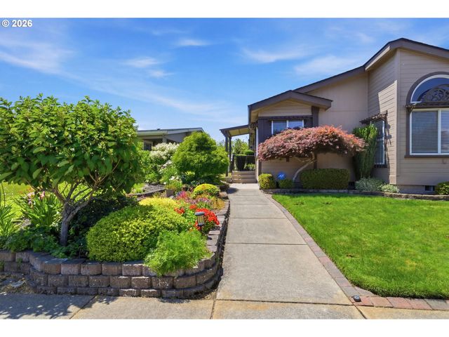 3220 CRESCENT Ave 33, Eugene, OR 97408