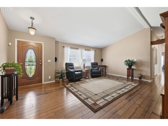 3220 CRESCENT Ave 33, Eugene, OR 97408