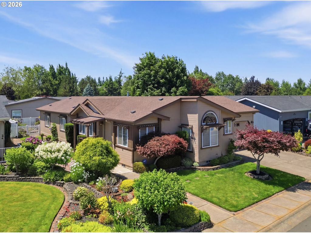 3220 CRESCENT Ave 33, Eugene, OR 97408