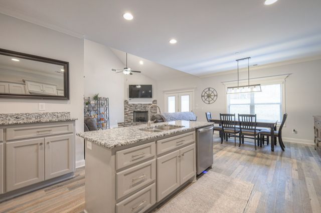 1217 White Rock Rd, Murfreesboro, TN 37129