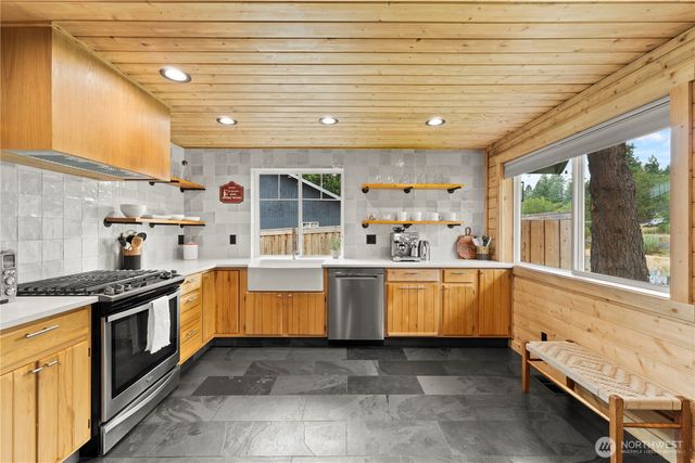150 Grand Fir Lane, Ronald, WA 98940
