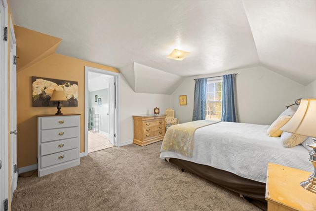 27 N Brooks Circle, Chattanooga, TN 37411