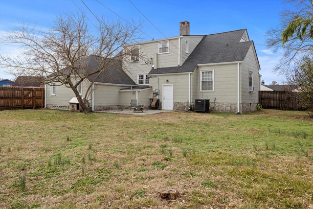 27 N Brooks Circle, Chattanooga, TN 37411