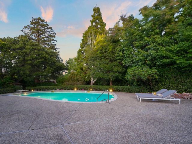 554 Edgewood Road, San Mateo, CA 94402