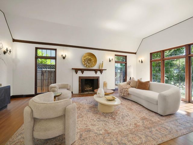 554 Edgewood Road, San Mateo, CA 94402