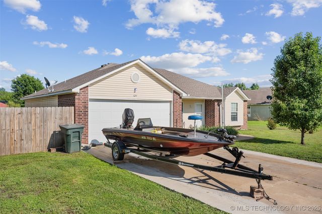 624 S Barclay, Dewey, OK 74029