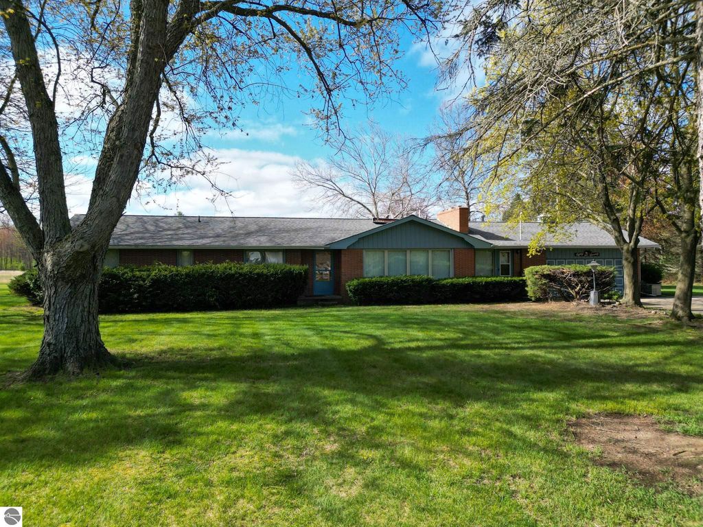 Image 1 of property listing at 8670 E Pickard Road, Mt Pleasant, MI 48858