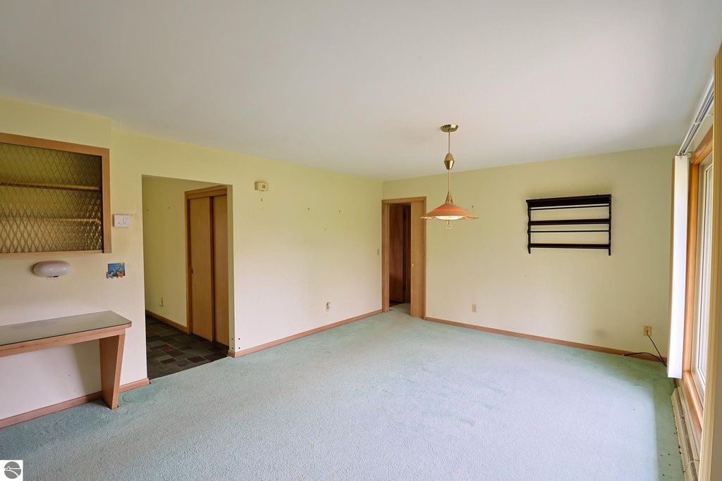 Image 11 of property listing at 8670 E Pickard Road, Mt Pleasant, MI 48858