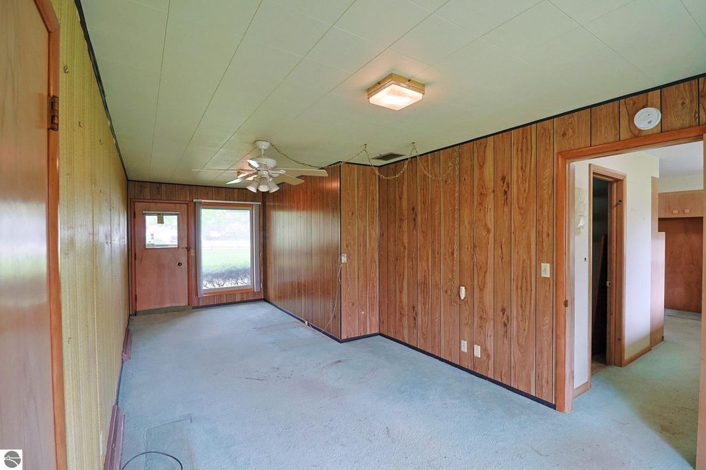 Image 17 of property listing at 8670 E Pickard Road, Mt Pleasant, MI 48858