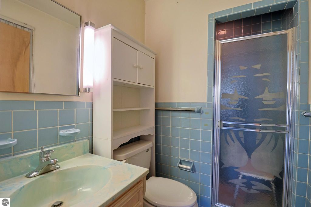 Image 20 of property listing at 8670 E Pickard Road, Mt Pleasant, MI 48858