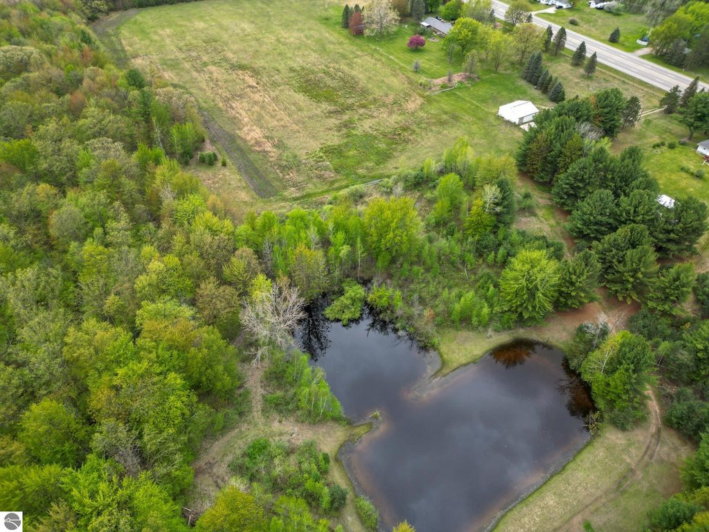 Image 32 of property listing at 8670 E Pickard Road, Mt Pleasant, MI 48858