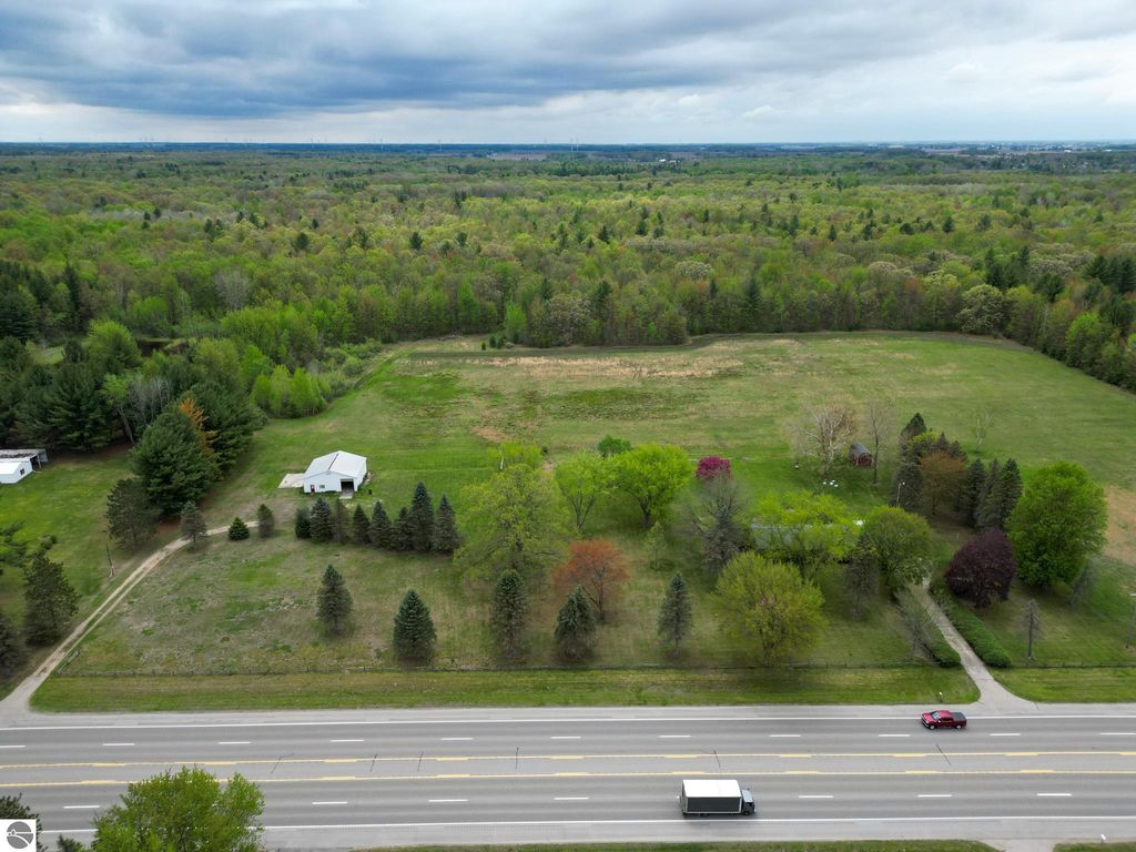 Image 43 of property listing at 8670 E Pickard Road, Mt Pleasant, MI 48858