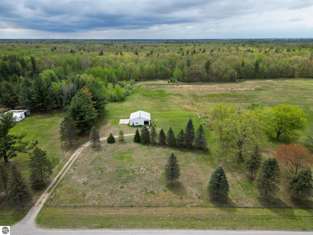 Image 44 of property listing at 8670 E Pickard Road, Mt Pleasant, MI 48858